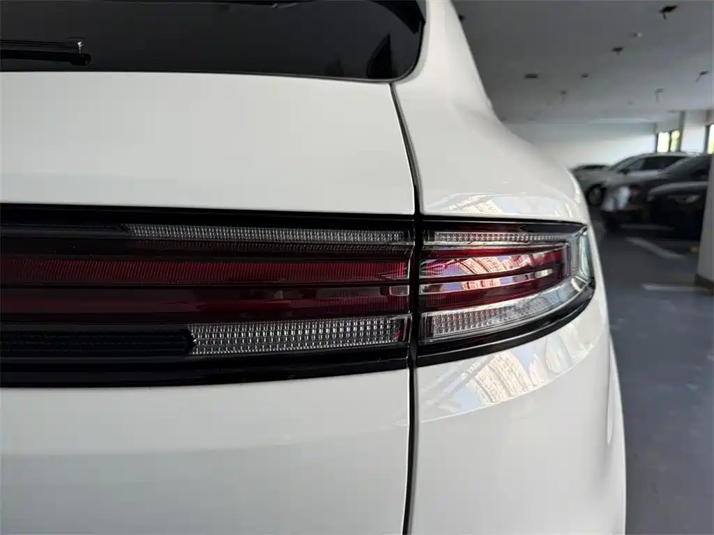 Porsche Cayenne New Energy 2023 — фото 12