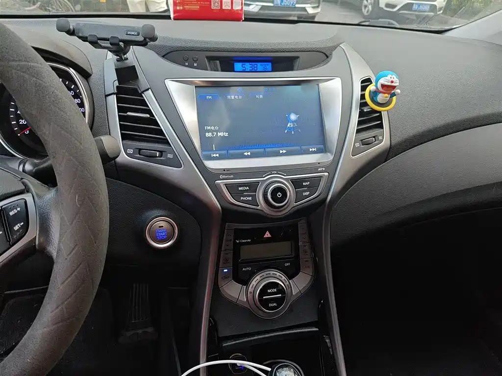 Hyundai Elantra Langdong 2015 — фото 6