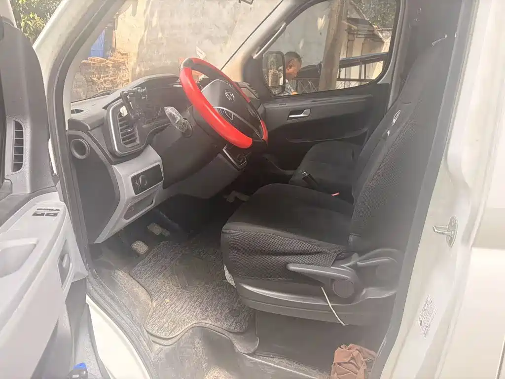 Maxus V80 2025