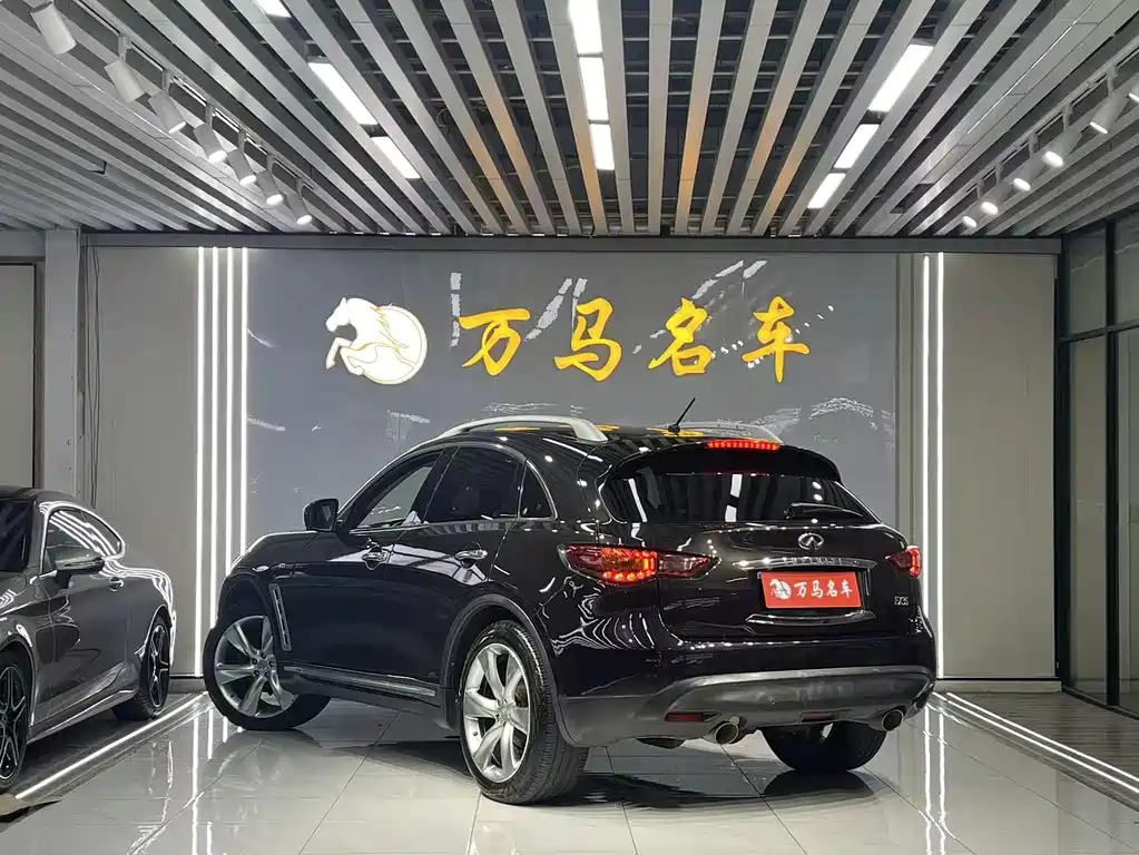 Infiniti FX 2011