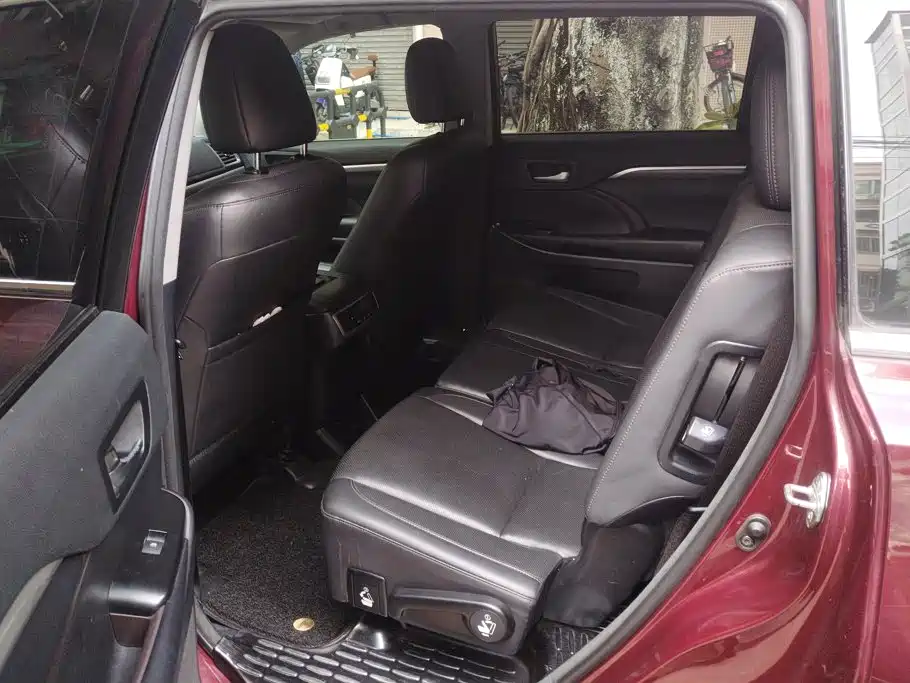 Toyota Highlander 2018 — фото 11