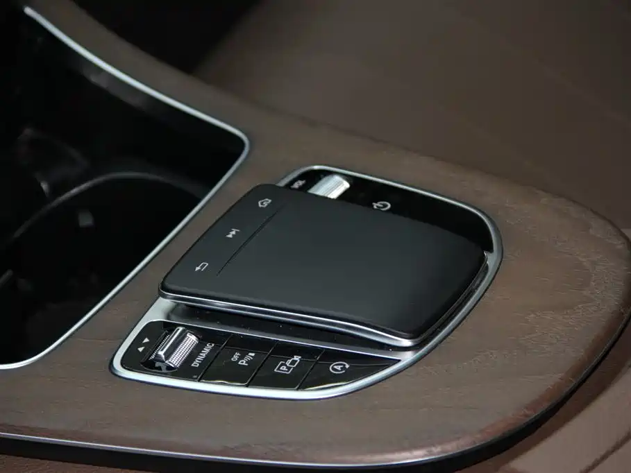 Mercedes-Benz E-Class 2020 — фото 29