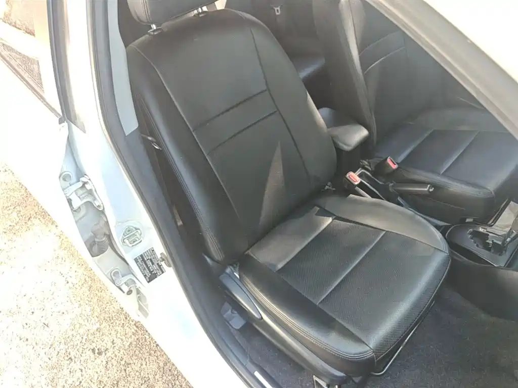 Toyota Yaris L 2019 — фото 25
