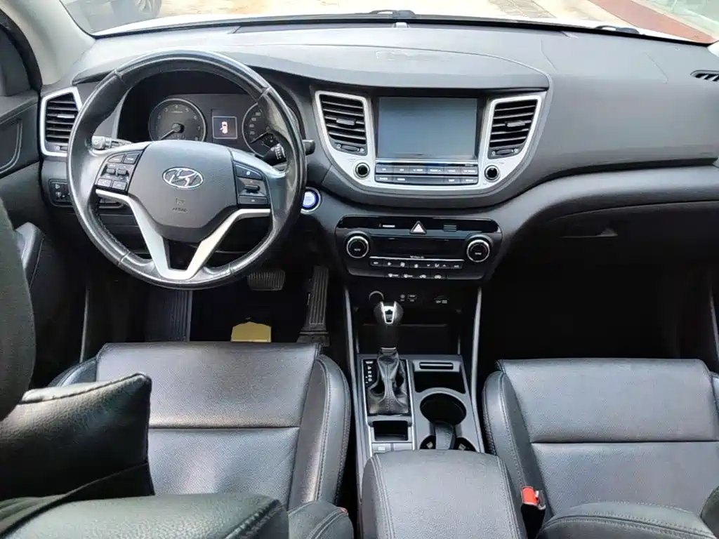 Hyundai Tucson 2017 — фото 10