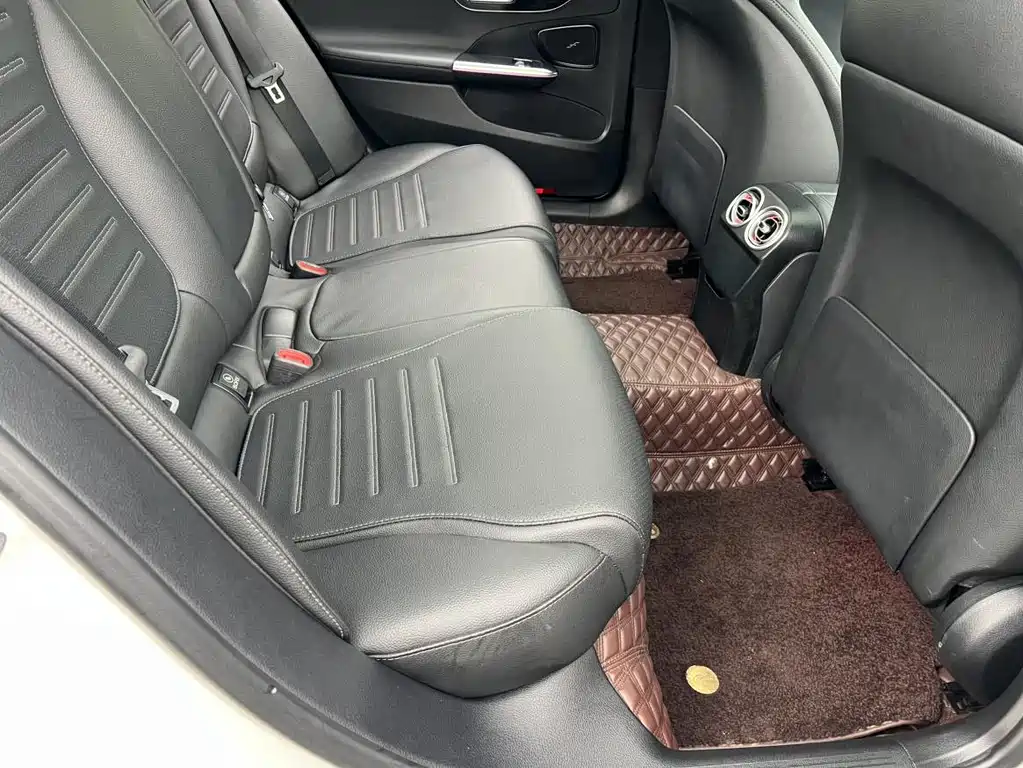 Mercedes-Benz C-Class 2022 — фото 11