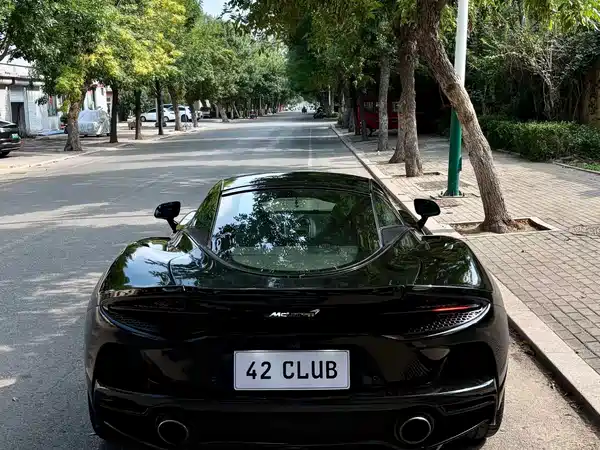 McLaren GT 2023