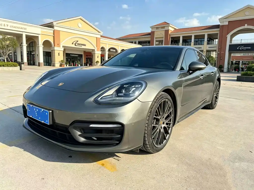 Porsche Panamera 2023 — фото 1