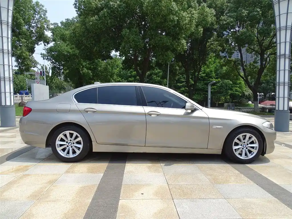 BMW 5 Series 2011