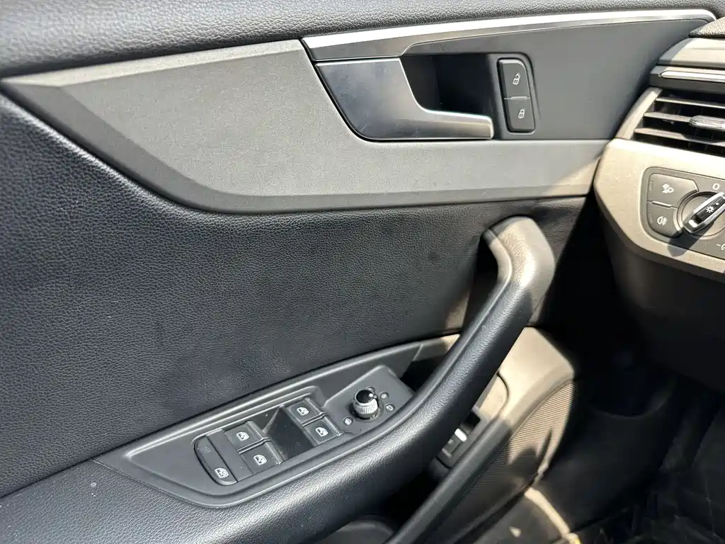 Audi A4L 2017 — фото 19