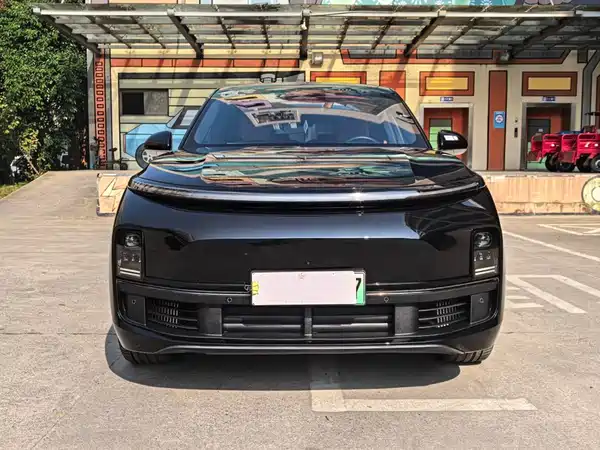 Li Auto L8 2025