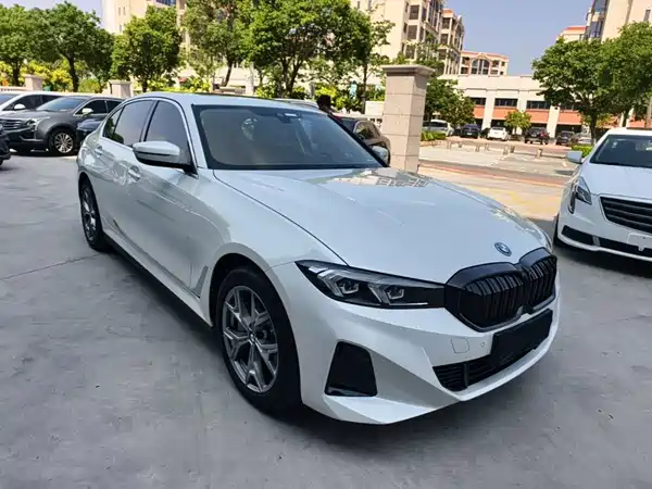 BMW i3 2025