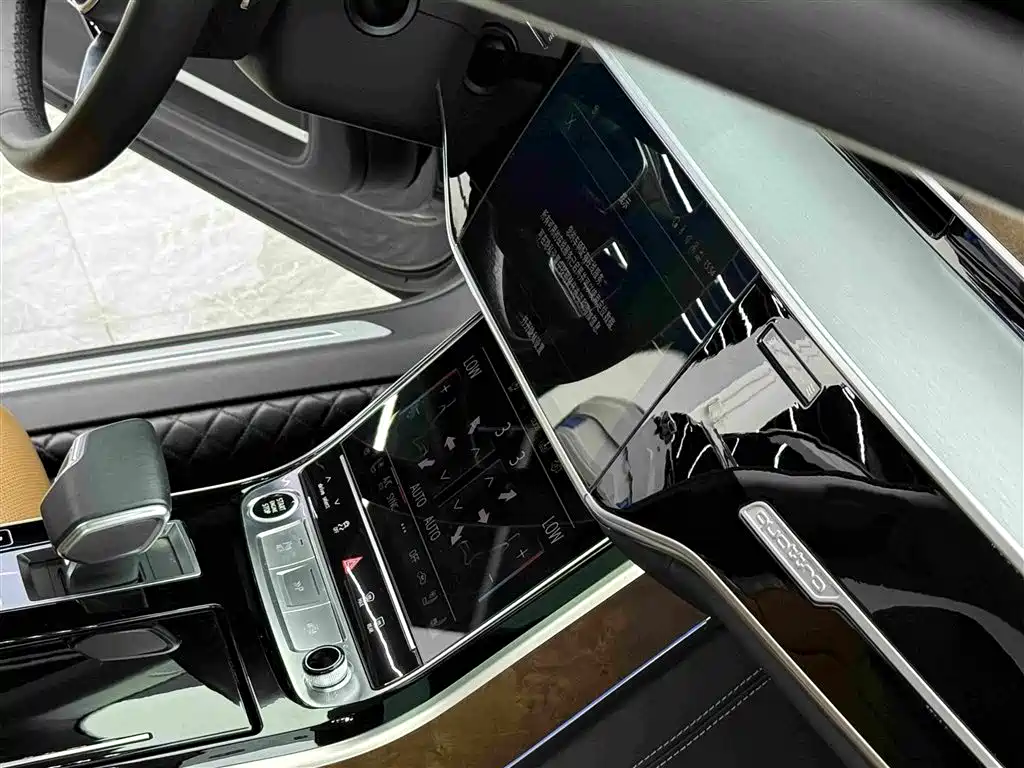 Audi A8 2023 — фото 11