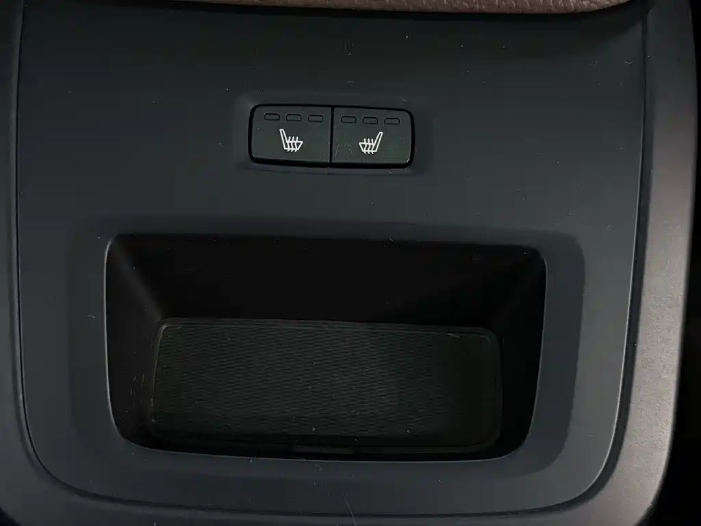 Volvo XC60 2021 — фото 19