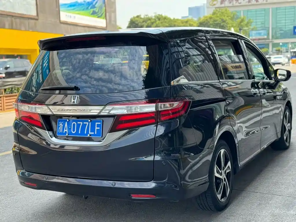 Honda Odyssey 2015 — фото 4