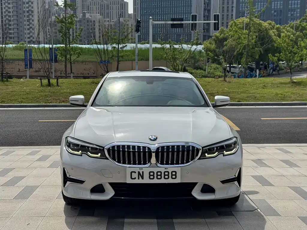 BMW 3 Series 2019 — фото 2