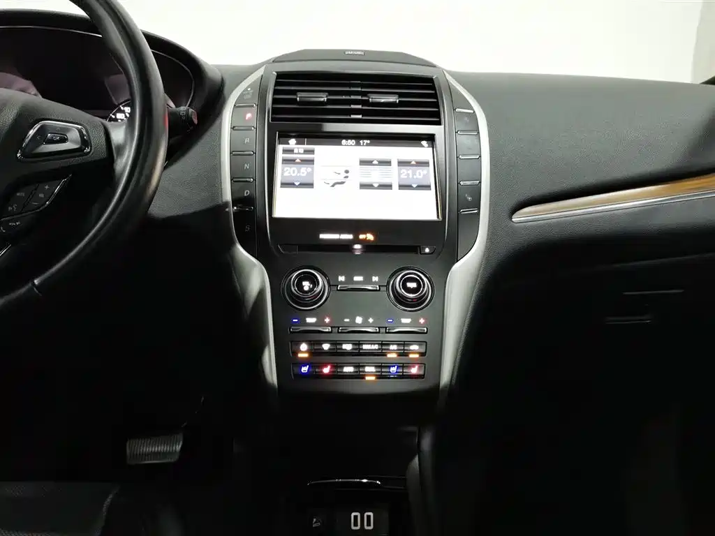 Lincoln MKC 2019 — фото 12