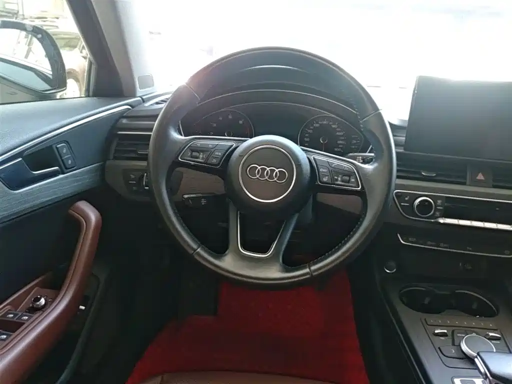 Audi A4L 2017 — фото 11