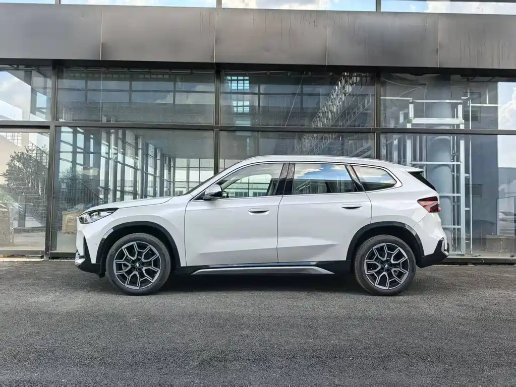 BMW X1 2025 — фото 3