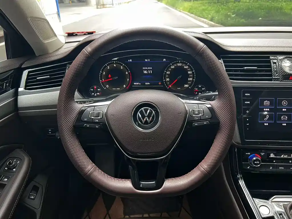 Volkswagen Phideon 2022 — фото 16