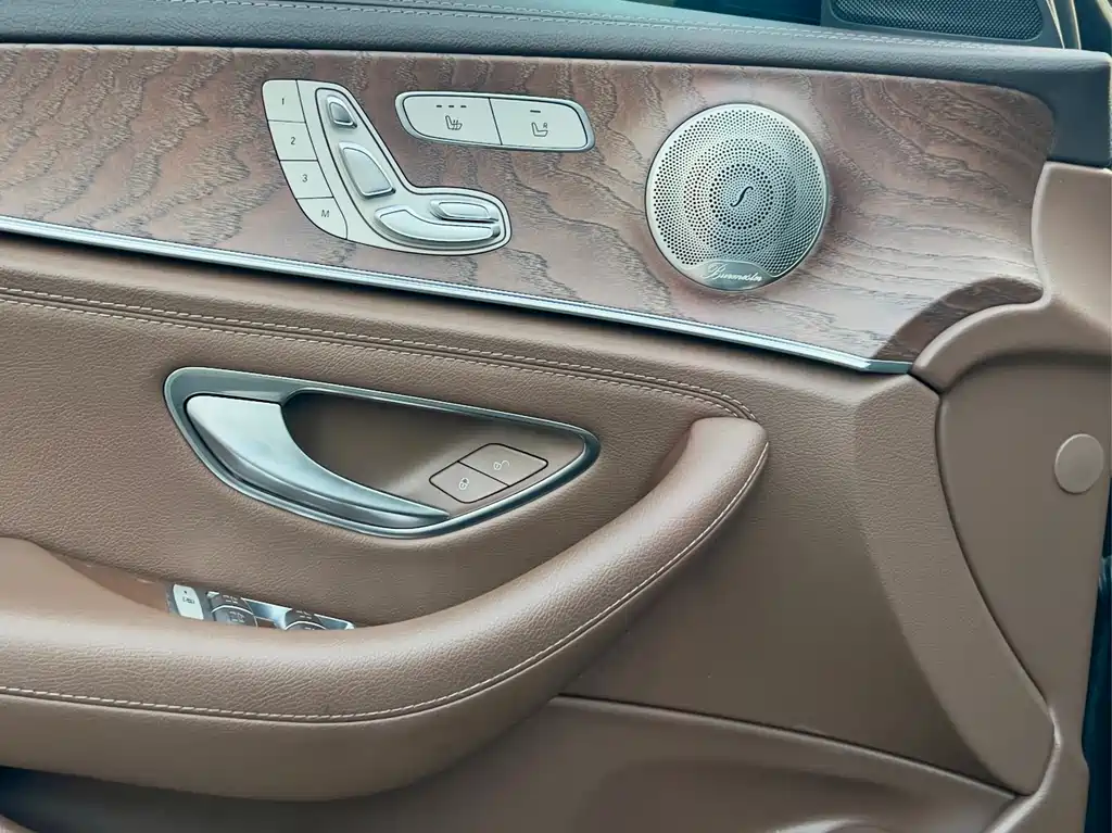 Mercedes-Benz E-Class 2021 — фото 10