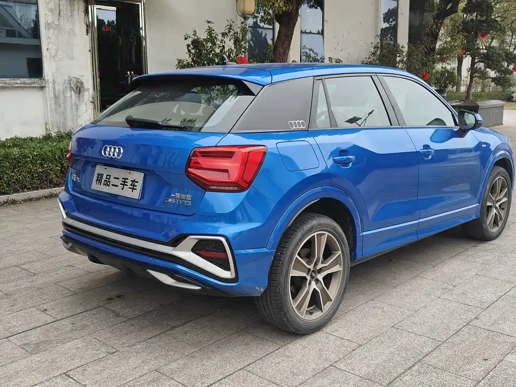 Audi Q2L 2023 — фото 9