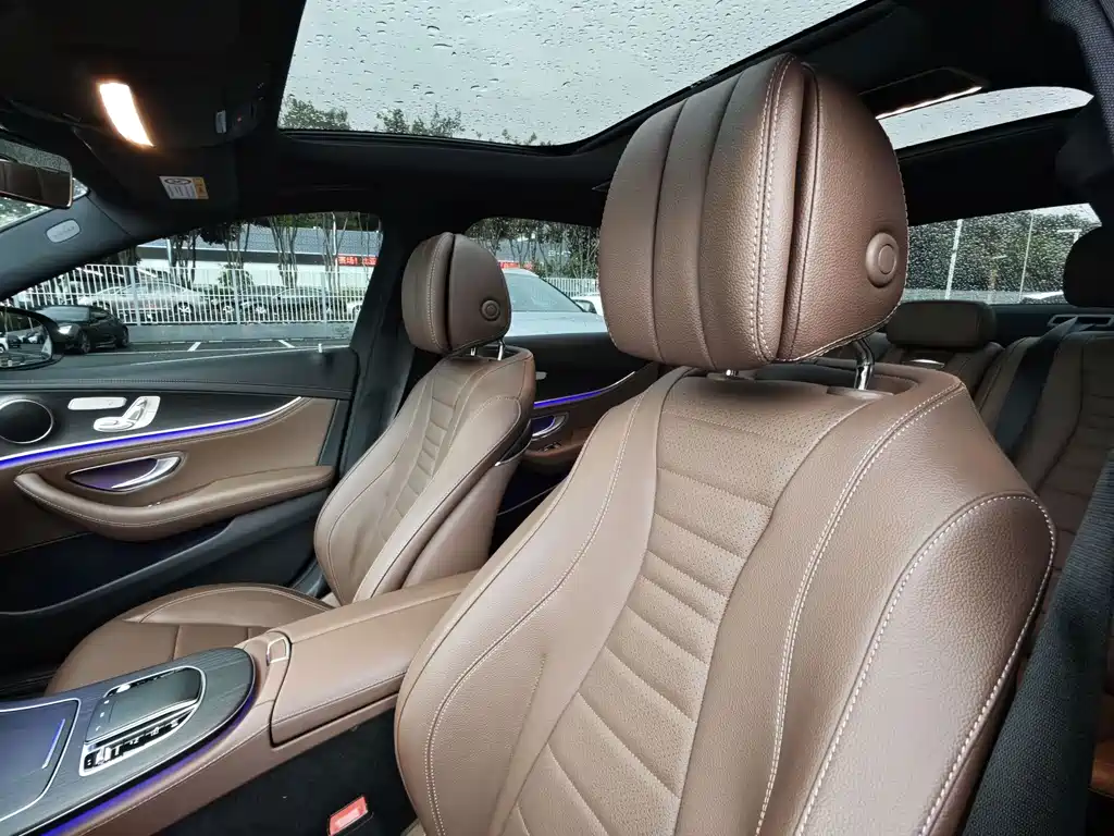 Mercedes-Benz E-Class 2021 — фото 18