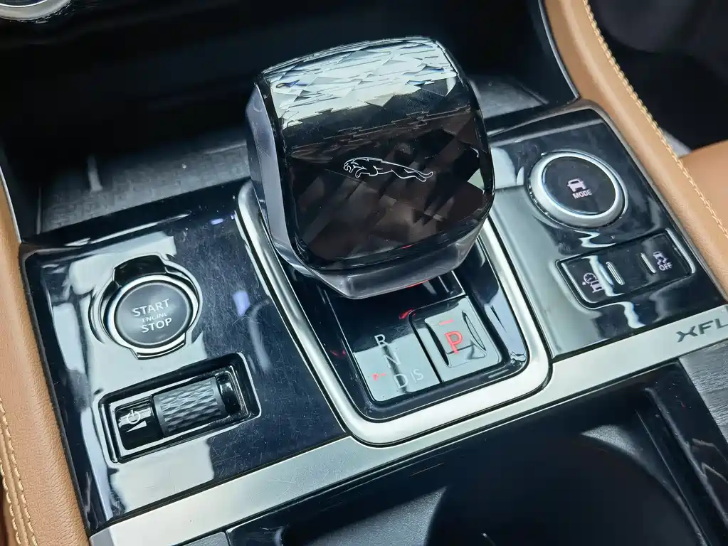 Jaguar XFL 2023 — фото 15