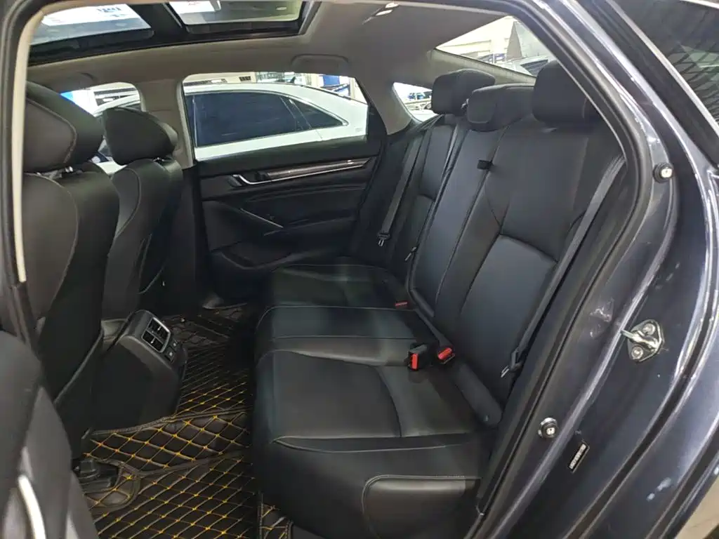 Honda Accord 2023 — фото 17
