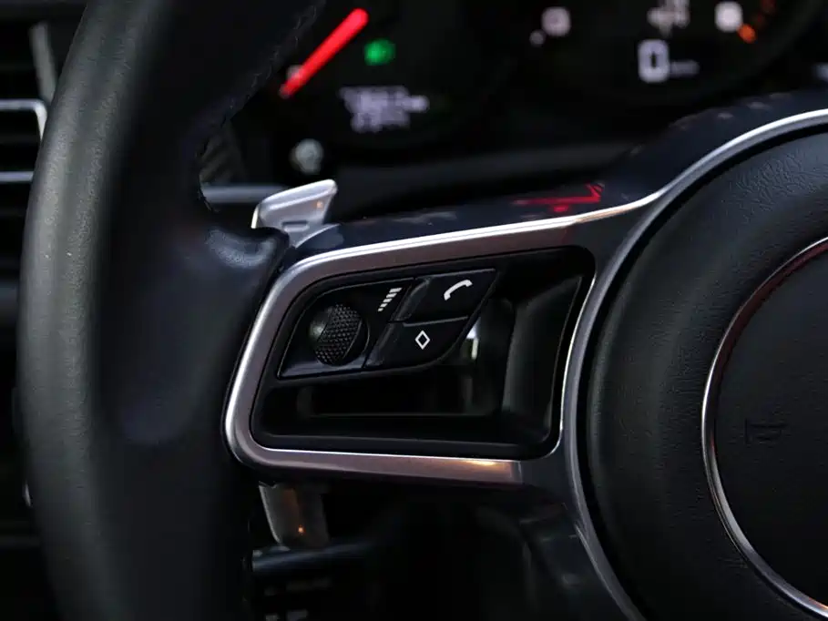 Porsche Macan 2020 — фото 13