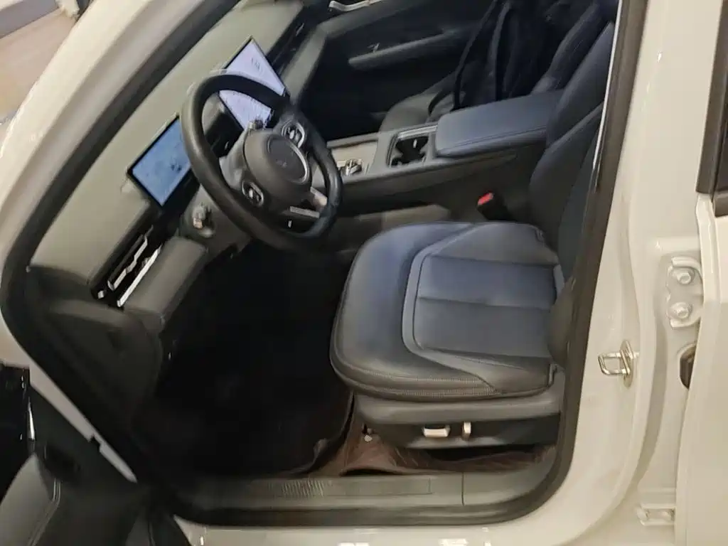 Wuling Starlight 2025 — фото 15