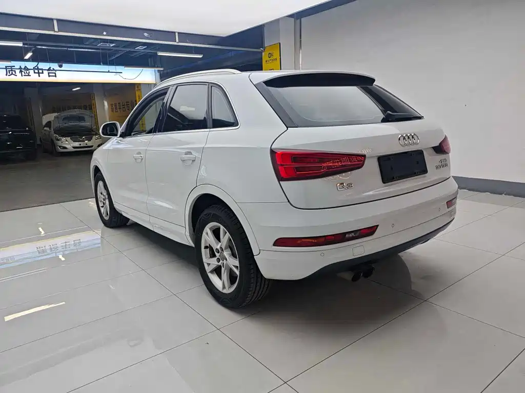 Audi Q3 2017 — фото 10