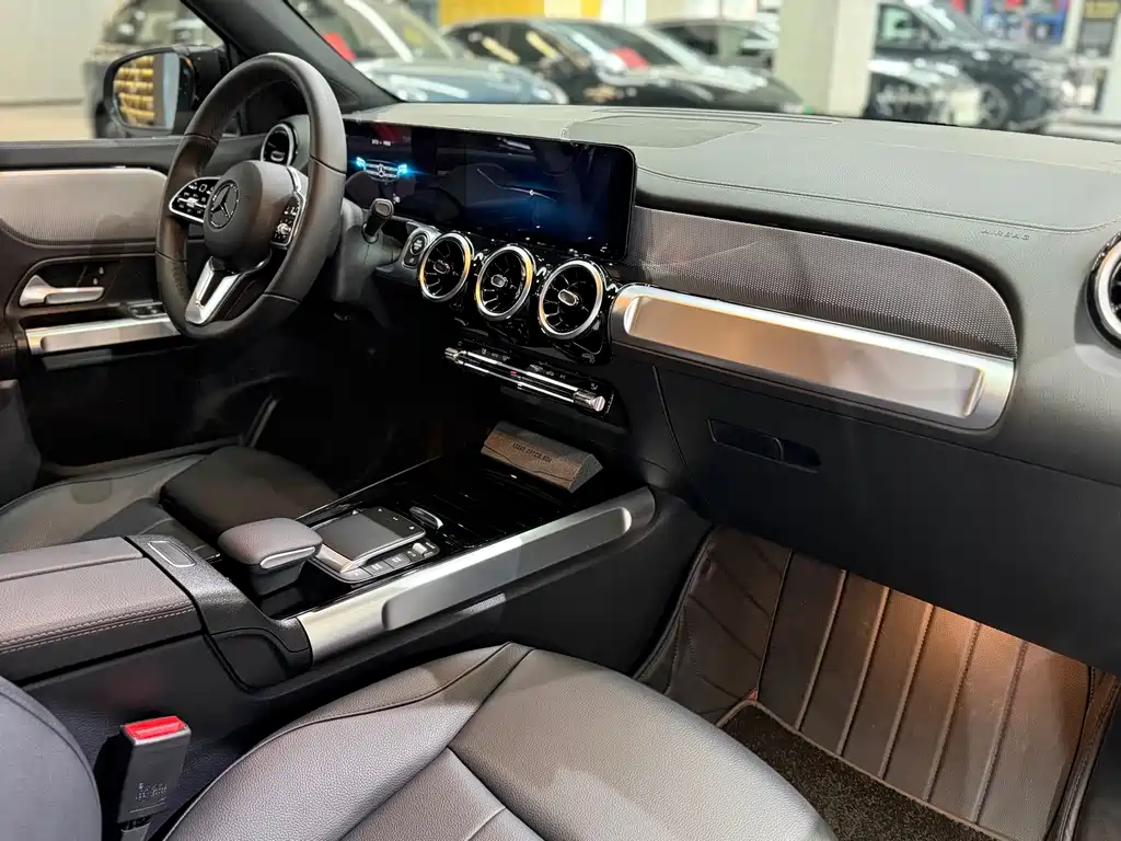 Mercedes-Benz GLB 2022 — фото 11