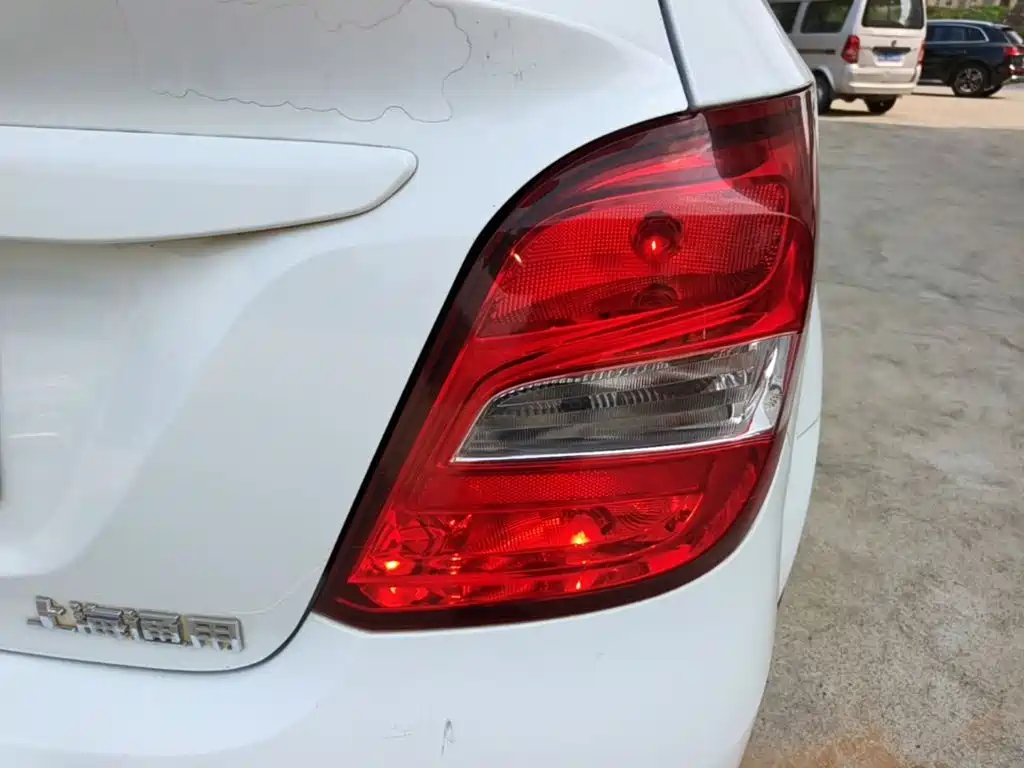 Chevrolet Aveo 2015 — фото 8