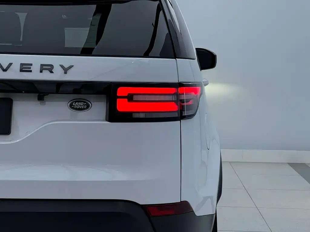 Land Rover Discovery 2018 — фото 3