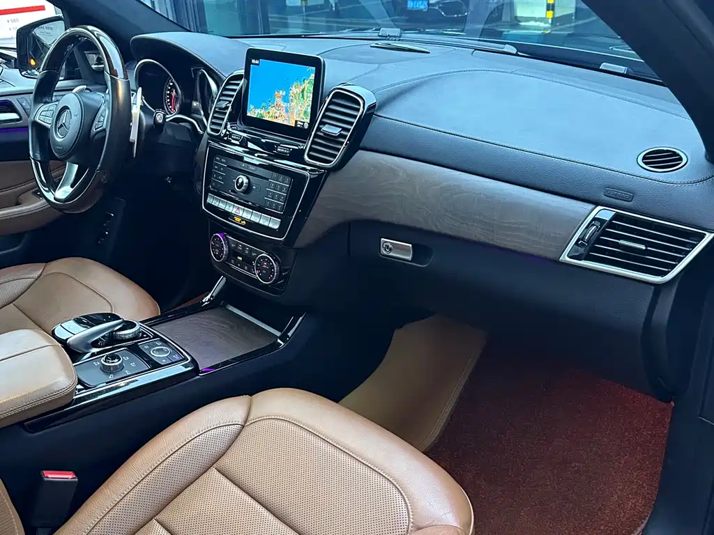 Mercedes-Benz GLS 2018 — фото 12