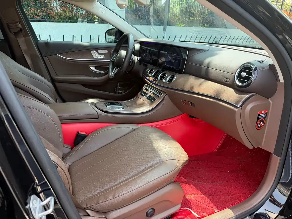 Mercedes-Benz E-Class 2020 — фото 18