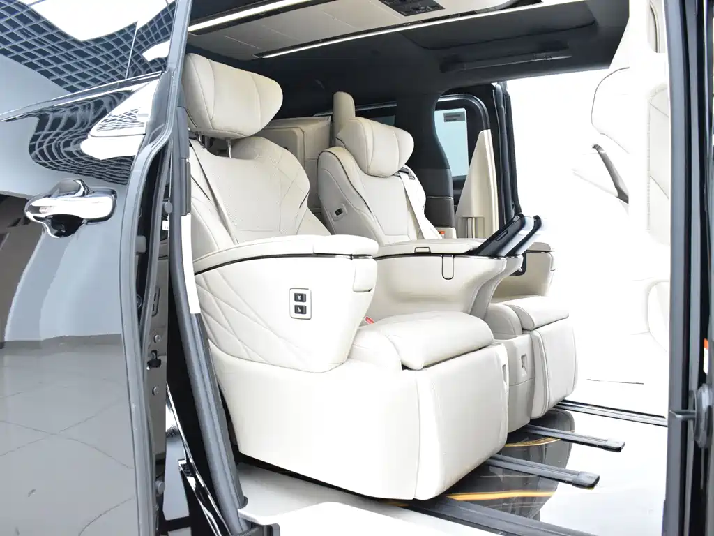 Toyota Alphard 2024 — фото 21