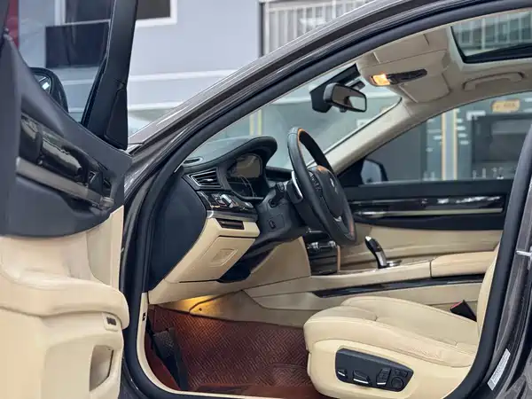 BMW 7 Series 2013