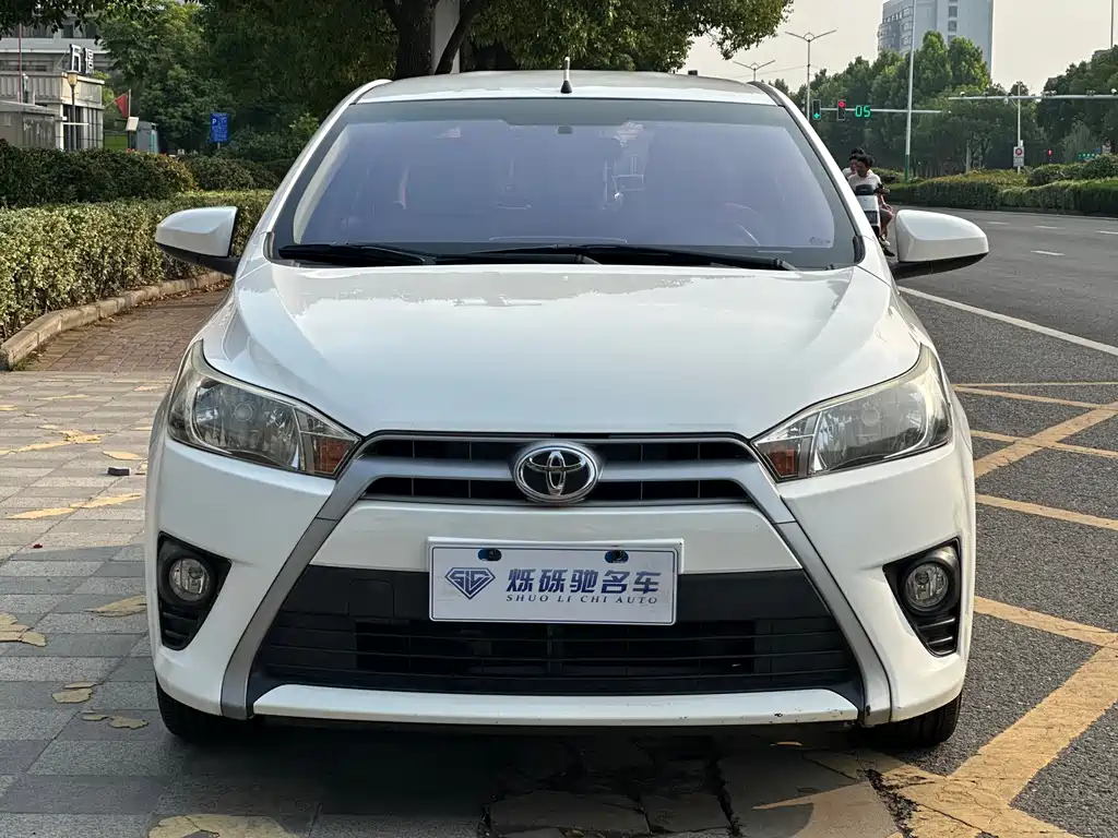 Toyota Yaris L 2014