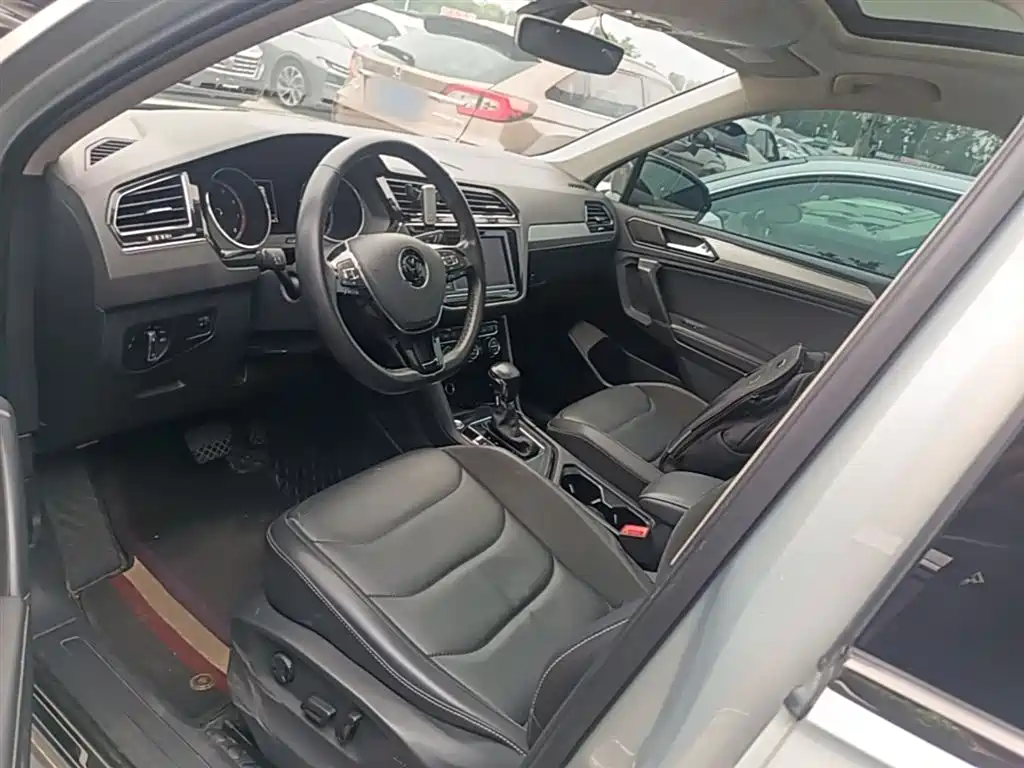 Volkswagen Tiguan L 2018 — фото 16