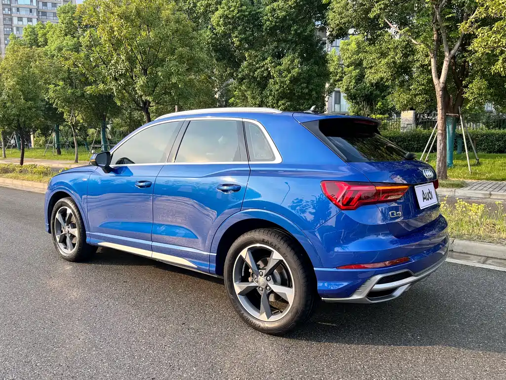 Audi Q3 2019 — фото 7