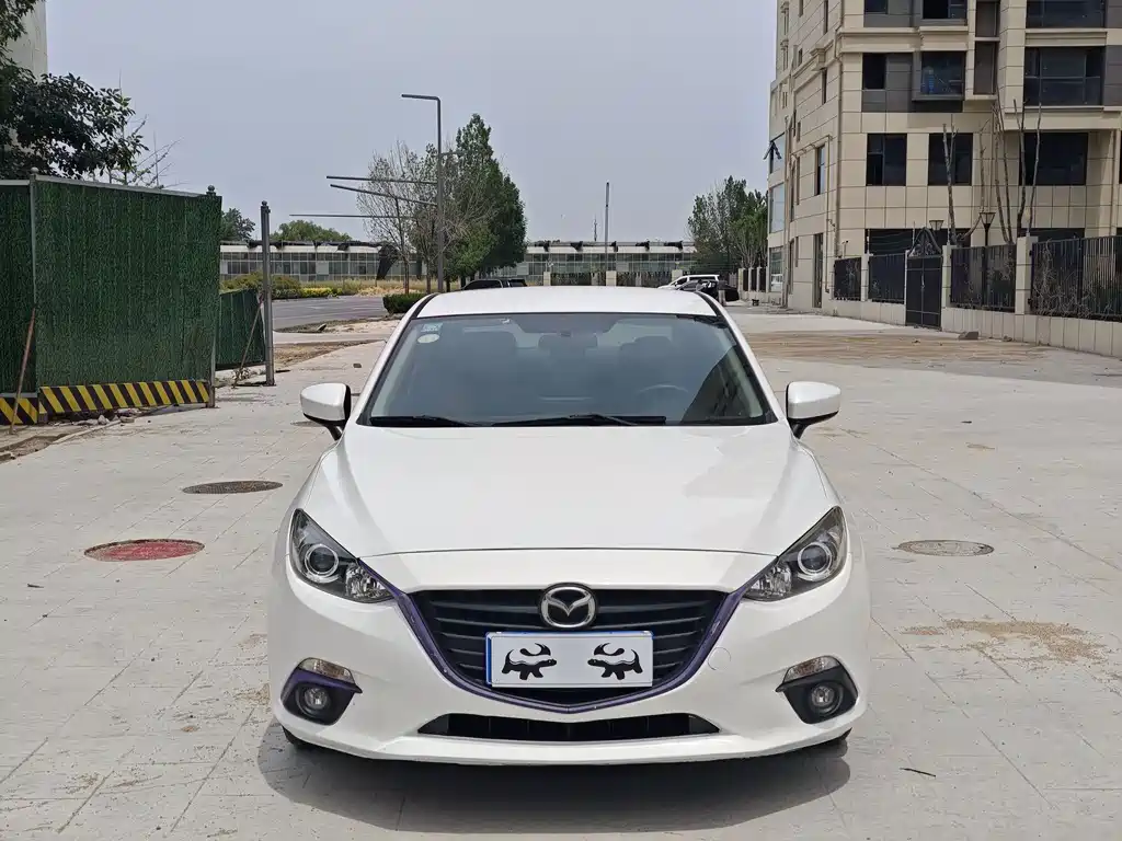 Mazda 3 Axela 2015