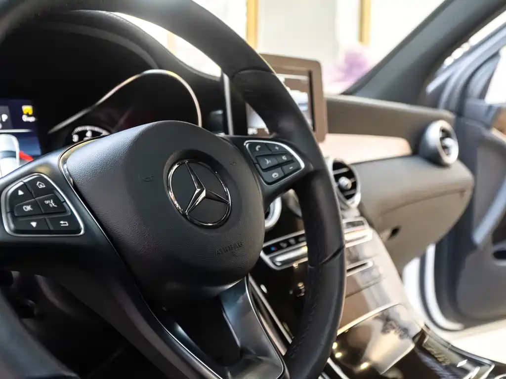 Mercedes-Benz GLC 2019 — фото 15