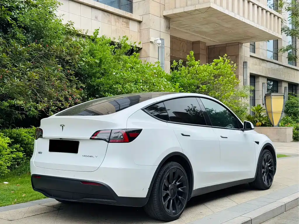 Tesla Model Y 2022 — фото 4