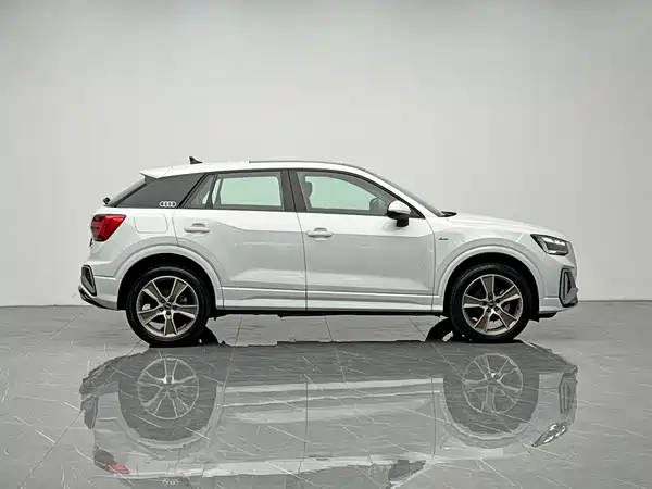 Audi Q2L 2022