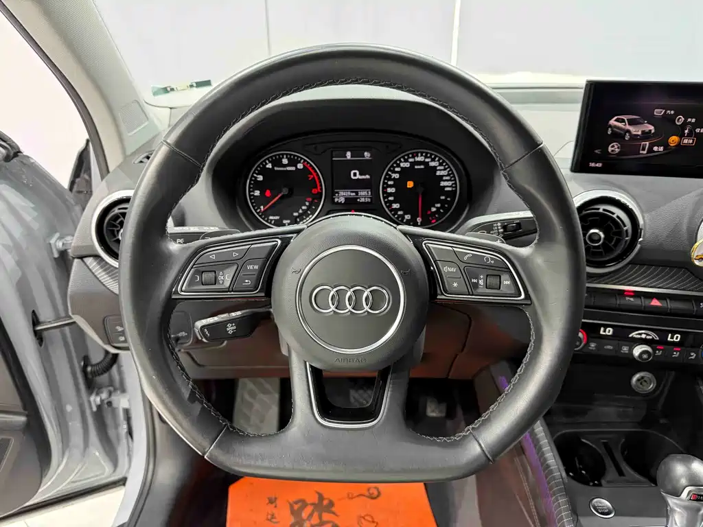 Audi Q2L 2022 — фото 10