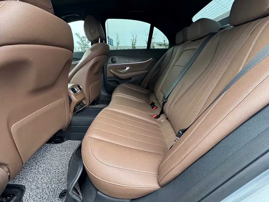 Mercedes-Benz E-Class 2020 — фото 14