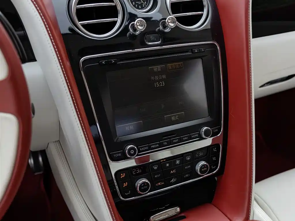 Bentley Continental 2014 — фото 13