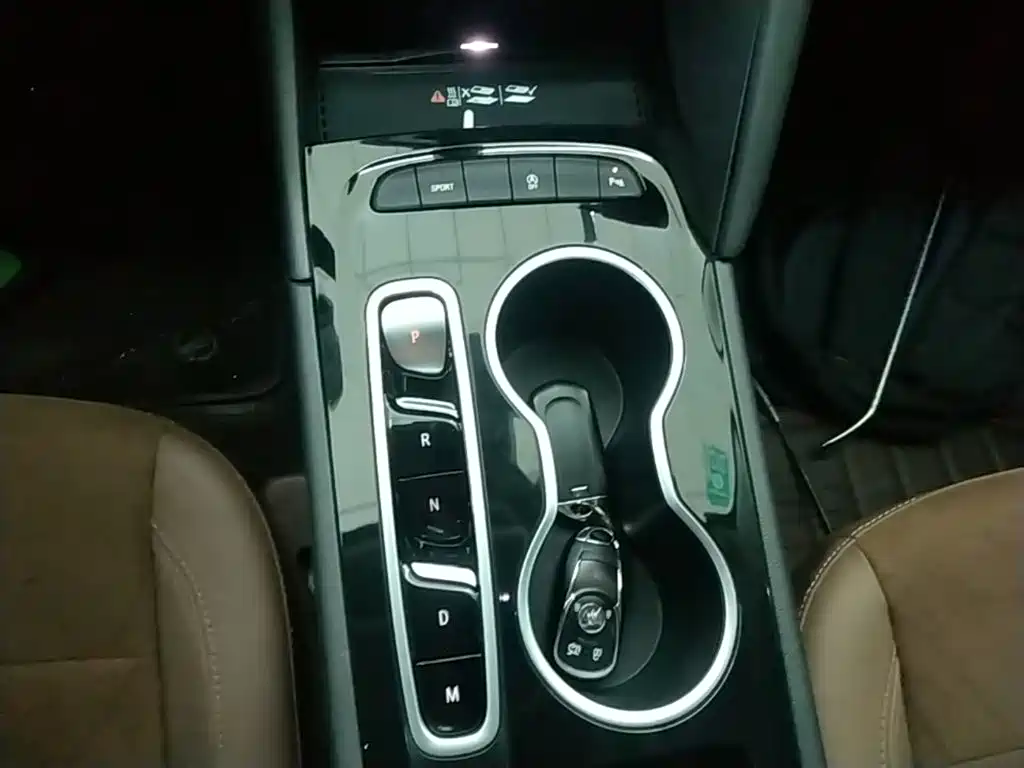Buick Regal 2022 — фото 14