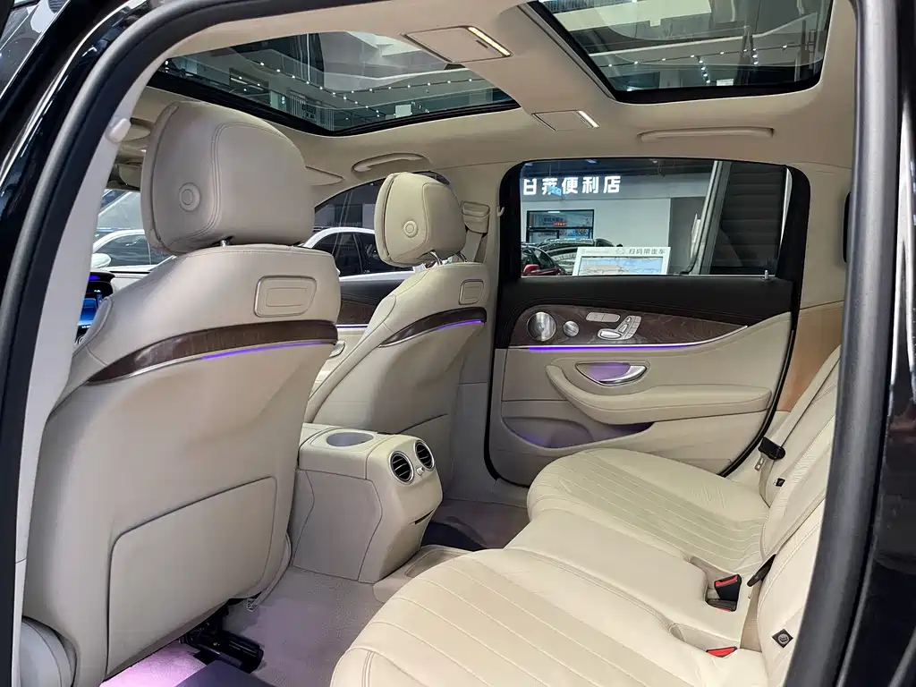 Mercedes-Benz E-Class 2017 — фото 13